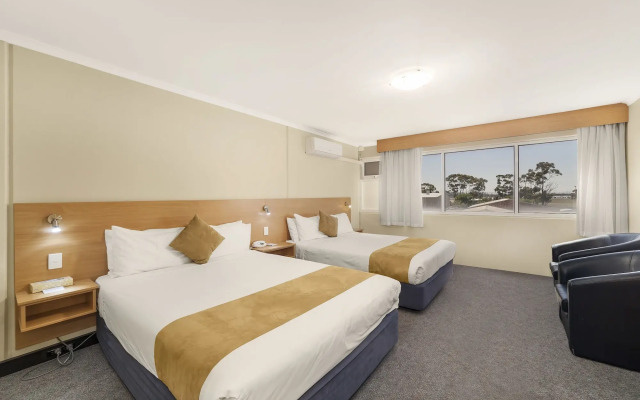 Ciloms Airport Lodge