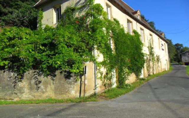 Le Village Des Glycines