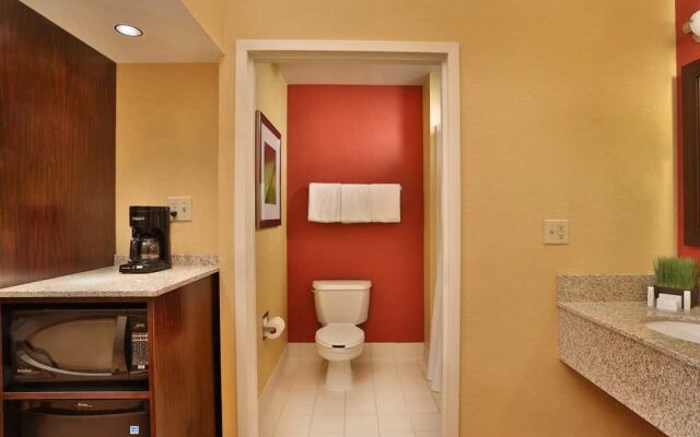 Courtyard Springfield Airport