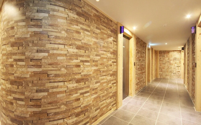 Busan Suyeong Oops Hotel