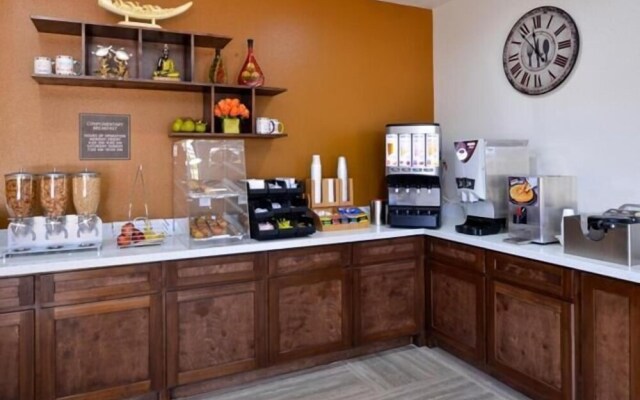Scottish Inn & Suites