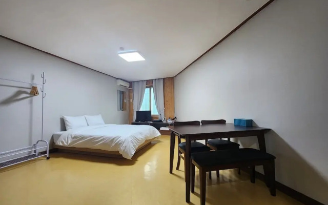 Sorak Y Hostel