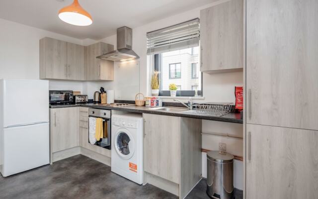 Livestay-spacious Modern One Bed Apt Near Heathrow