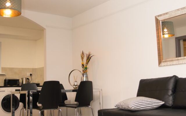 Luxury Executive Serviced Apartment