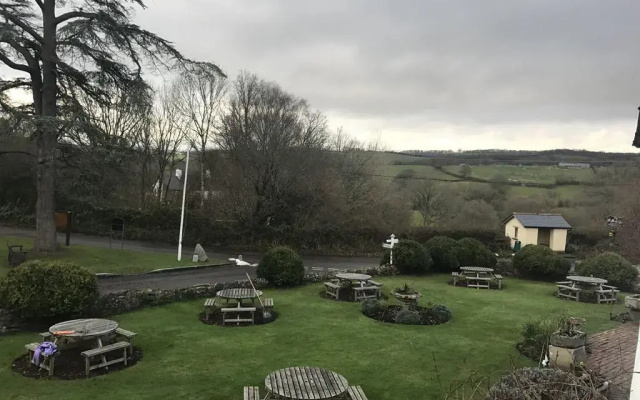 The Nobody Inn
