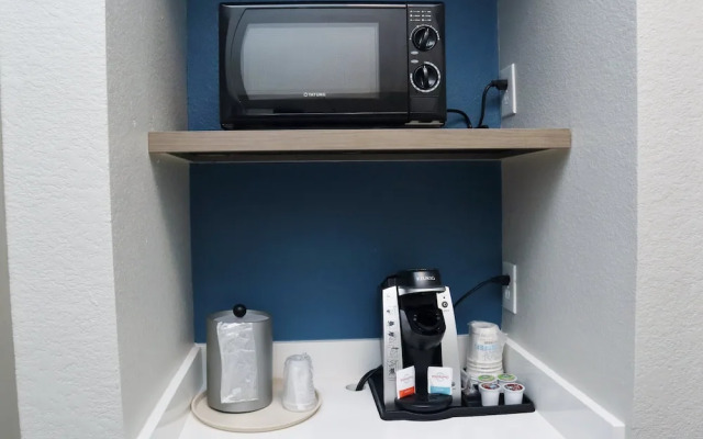 Holiday Inn Express Hotel & Suites Baton Rouge North