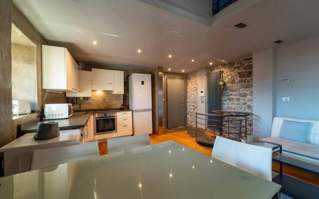 Petra Apartment in Civenna by Wonderful Italy