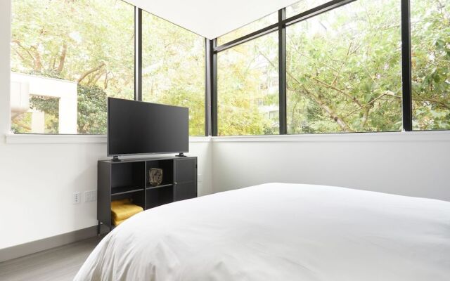 Sonder by Marriott Bonvoy Revival Apartments English Bay