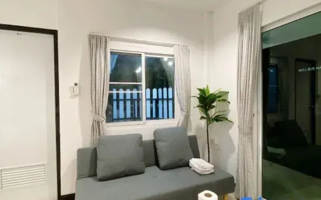 Private Garden house, Banrublom Rayong beach +Free wifi (Pool villa)