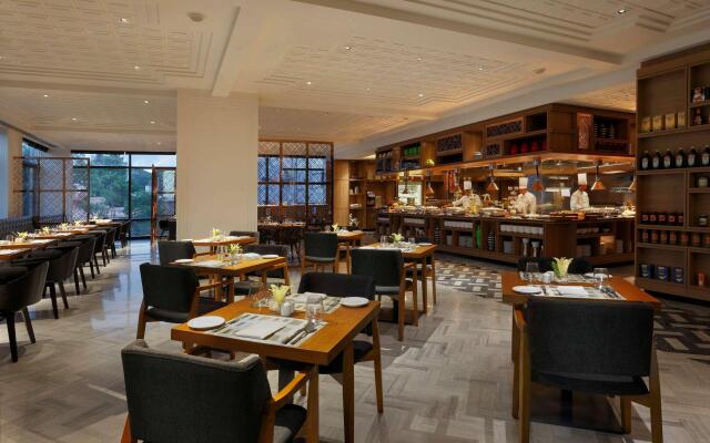 Novotel Chennai Chamiers Road Hotel