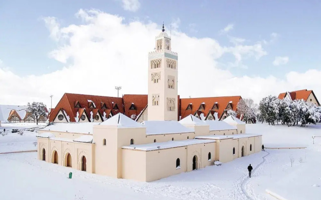 Jolie Appartement À Ifrane Calme et Spacieux