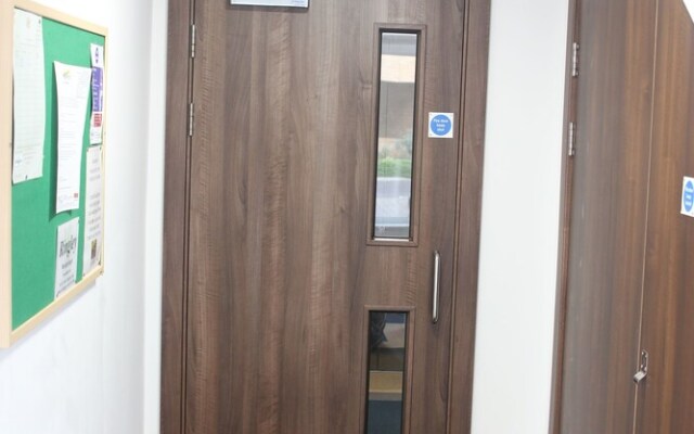Large luxury 2 bed 2 bath-Pym Court