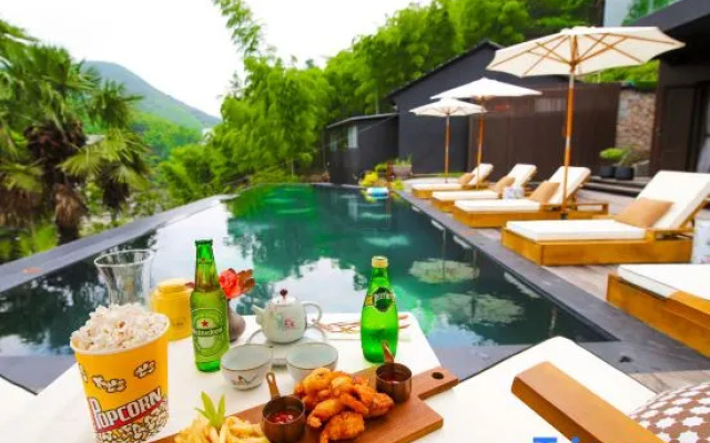 Yee Choi Hotels & Resorts