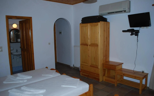 Siroco's Rooms And Studios