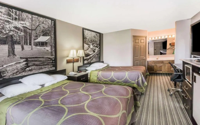 Super 8 by Wyndham Clinton