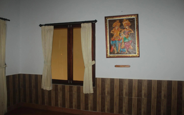 Khrisna Hs and Cottages