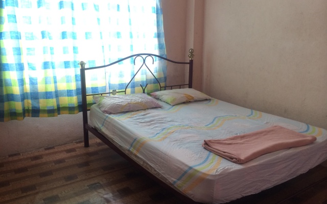 Yaudin Guest House – Guest Rooms – Kuala Besut