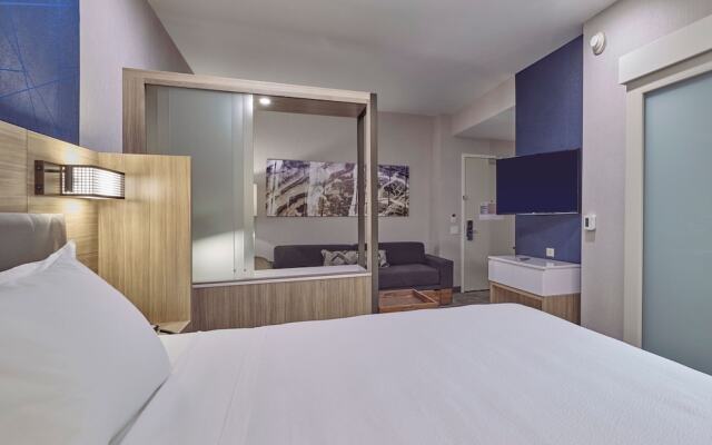 SpringHill Suites Medford Airport