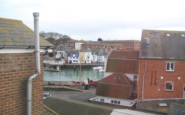 Boaters Guesthouse