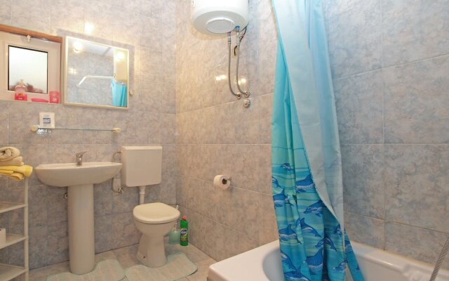 Apartment 1569