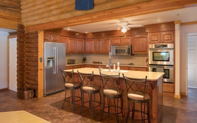 Quarter Horse Lodge