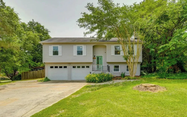 Pet-Friendly Lake Norman Retreat