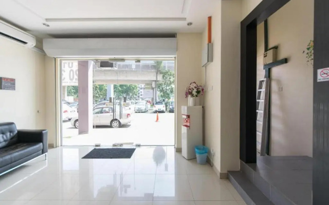 OYO Rooms Kota Damansara Segi University