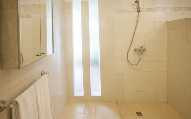 Kirei Mountain View 7BR Villa with a Private Pool