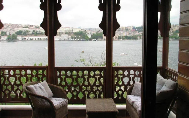 Balat Suites