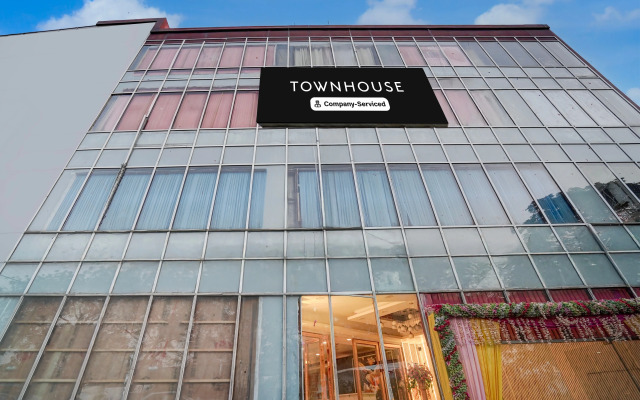 Super Townhouse Patparganj Near Max Super Speciality Hospital