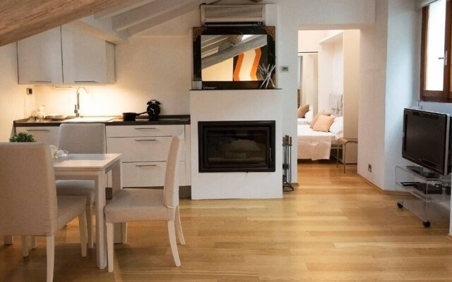 ALTIDO White Attic in Como Center