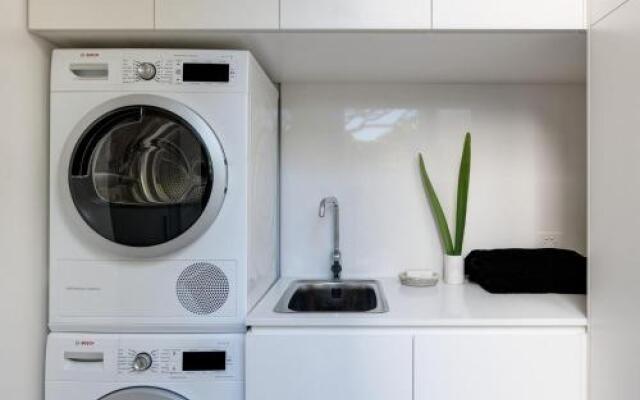 BOUTIQUE STAYS - Woodfin House