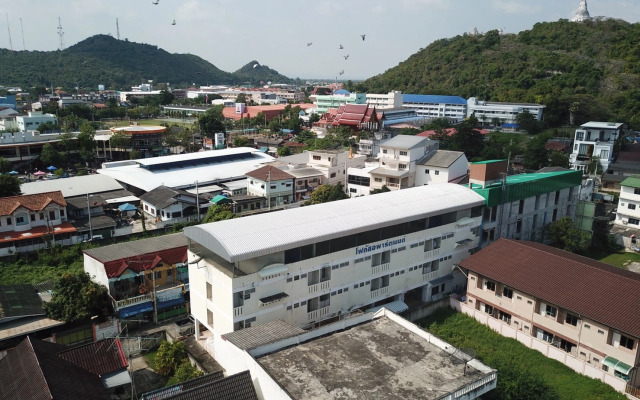 Thanyachatra Boutique.