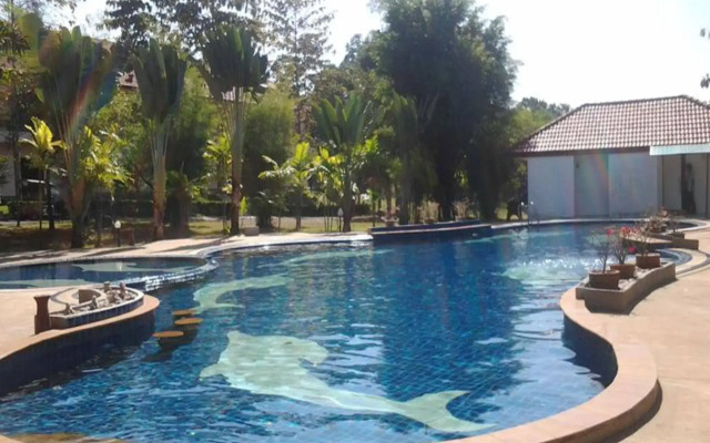 Golden Cliff Beach Resort