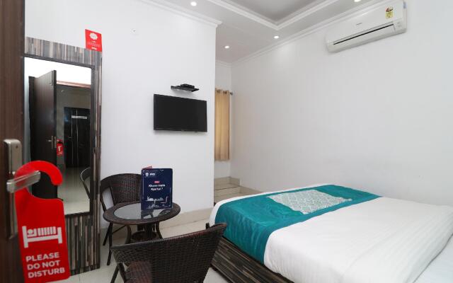 The Reverend by OYO Rooms