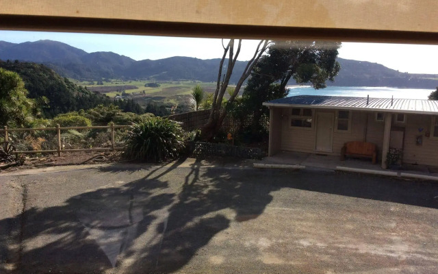 Hicks Bay Motel Lodge