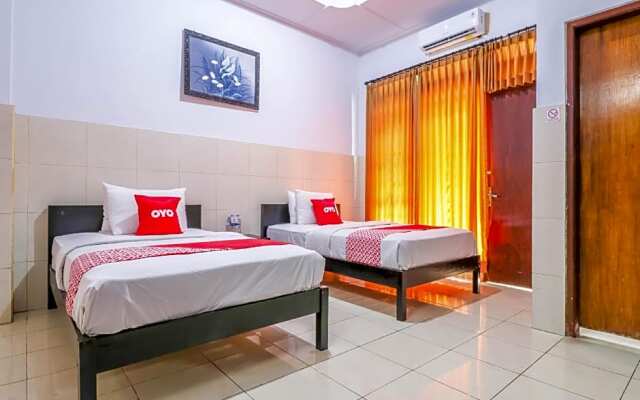 OYO 1952 Hotel Dewata IndahNearLumintang Park