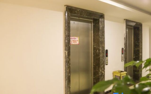 Xinzheng Taialleju Hotel