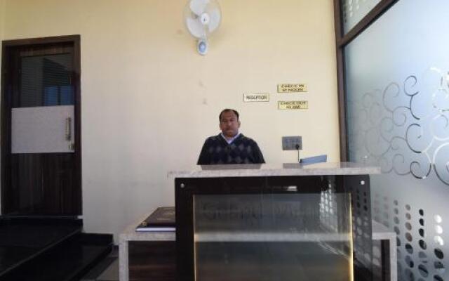 OYO 27010 Grand Vinayak