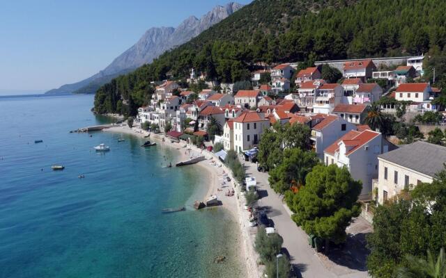 Dalsi - 10 m from beach - A4(2+2)