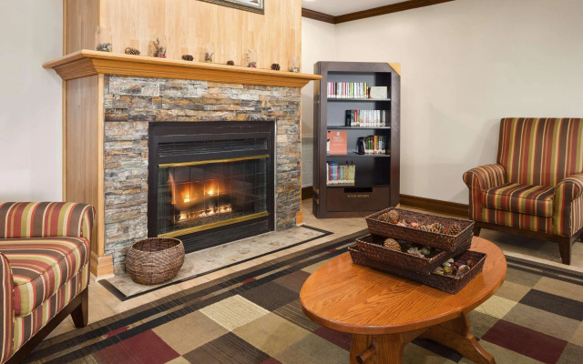 Country Inn & Suites by Radisson, Grand Rapids Airport, MI - фото 4
