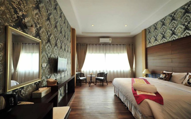 Moon Terrace Resort & Hotel