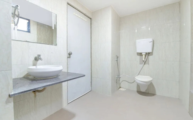 Fabhotel Skyland