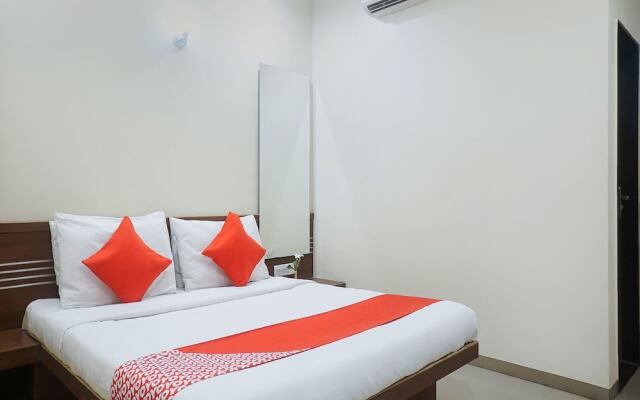 OYO 16354 Hotel Sai Srushti