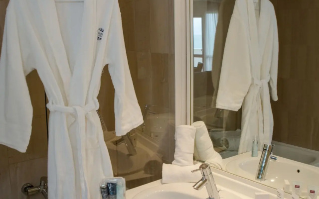 Mercure Thalasso and Spa Port Frejus