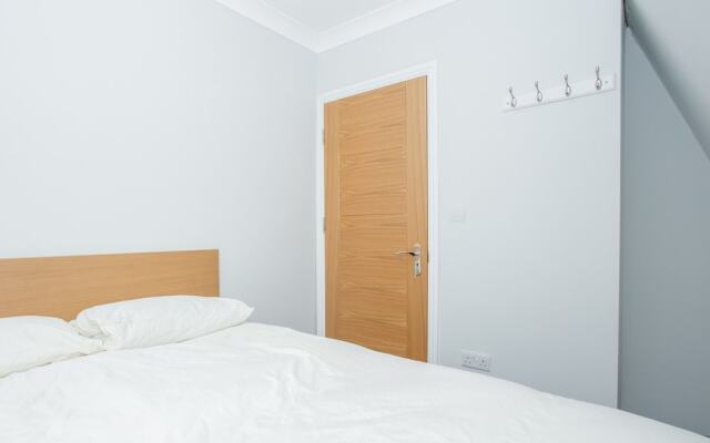 Modern 5 Bedroom House In Battersea