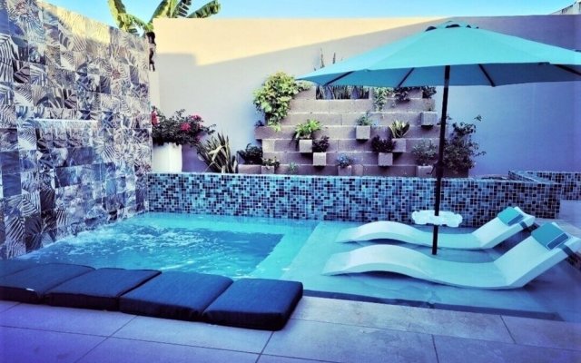 5 Bedroom Exclusive Beach Villa- Wow! 5 Villa by Redawning