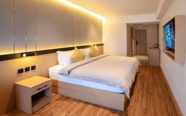 Millennium Plaza Hotel