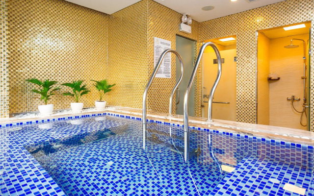 Paris Deli Danang Beach Hotel