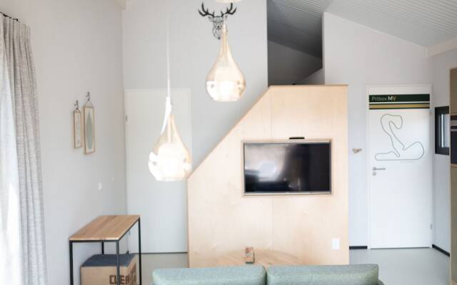 Trendy Lodge With Dishwasher Near the Sea